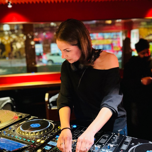 A Worldwide Thing w/ Amrisha 07/12/25 [Voices Radio]