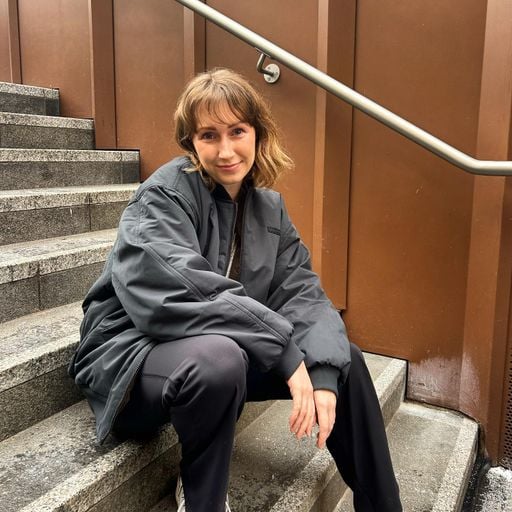 Dancing Around the World w/ Cari Williams 08/01/25 - Voices Radio