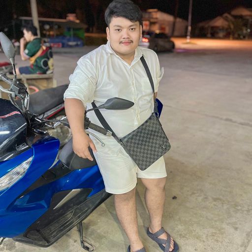 ไม่มีเงินขอให้บอก เดี๋ยวพี่จะไปกู้ดอกร้อยละยี่แฮปปี้เบิร์ดเดย์ คุณ บุญฤทธิ์