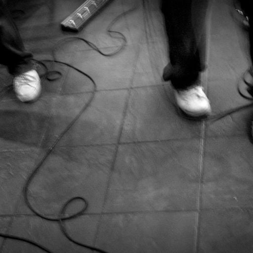 Hessien - Descending Out Of The Grey
