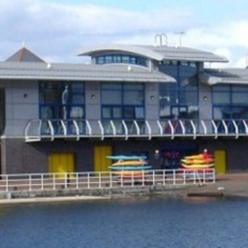 A Bit of Everything interviews Mark Chew and plays some music from 2013's guests. 16/1/14