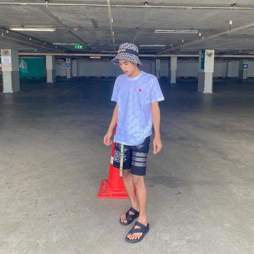 เคก็ดม หนมก็เคี้ยว เธอบอกไม่เฟี้ยวเท่าแฟนเก่าเธอ by คุณณัฐพงศ์