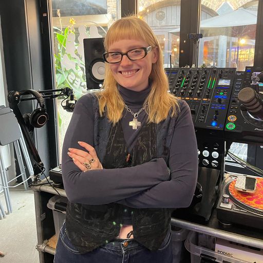 Get Comfortable w/ Kirsty - 23/10/25 [Voices Radio]