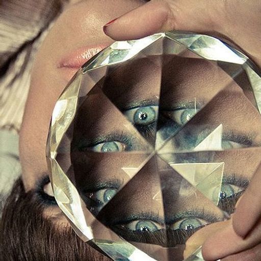 Bærnd Anders-Made of prisms(Sunday Joint)