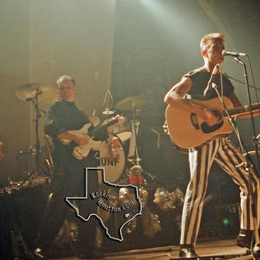 Bowie & The Tin Machine at the Riviera Theatre in Chicago, Illinois,7 December 1991.