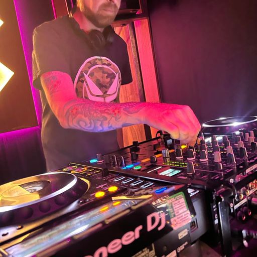 Dj Charlie Brown Live!