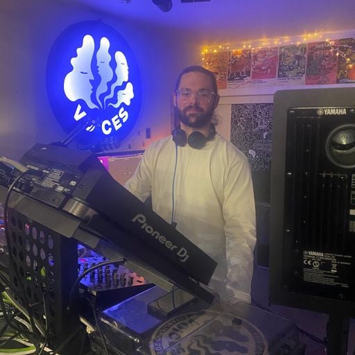 Silk Rhodes (17.11.23) - Voices Radio