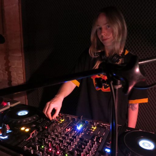 Cashmere Texture Mix #37 w/ Mama Snake (Amniote Editions) 16.03.2019