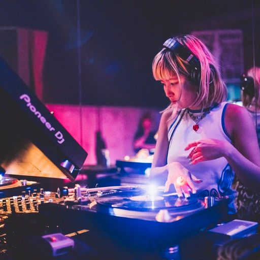 On the Floor – Aya Gloomy at Red Bull Music Festival Tokyo