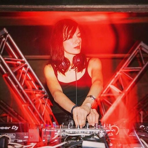 Minimal Wave w/ Veronica Vasicka - 21st April 2026