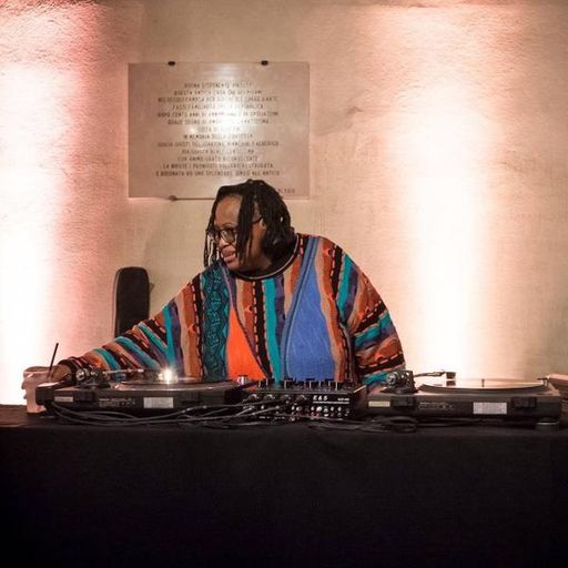 Helfetica with Lakuti // 25-08-21