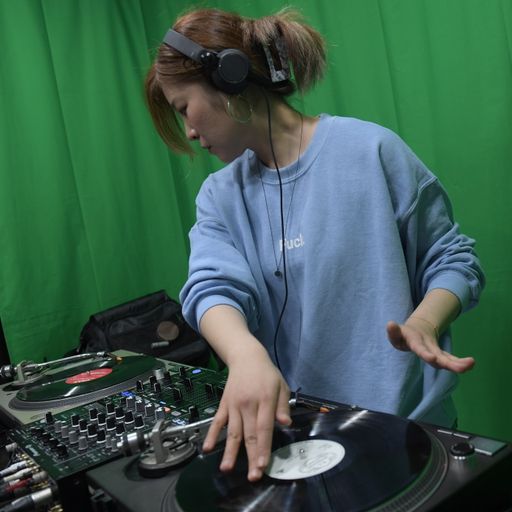 Helfetica with Jisoo // 28-07-21