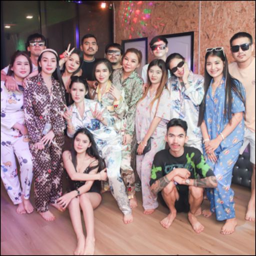 สวยเซ ถ้าอยากเยก็มาดิคร๊าบ