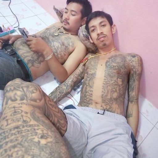 ขอบตาดำสิโก๋ เป็นโลโก้ของคนเหงา อ่ะฮีๆๆ BYเจ็กกลม