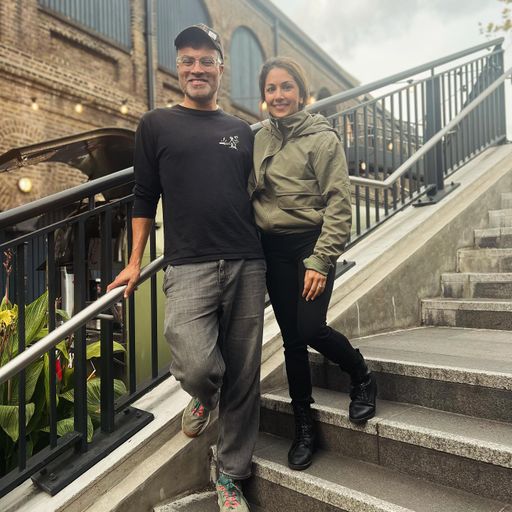 A Worldwide Thing w/ Amrisha & Auntie Flo - 05/10/25 - [Voices Radio]