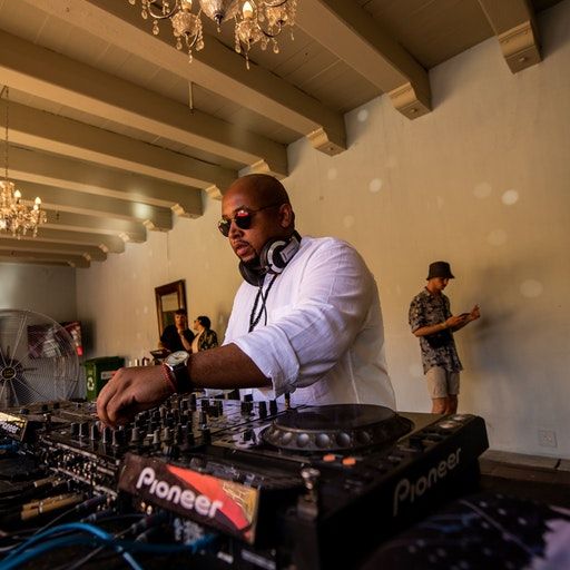 On the Floor – Thibo Tazz at Cape Town Electronic Music Festival