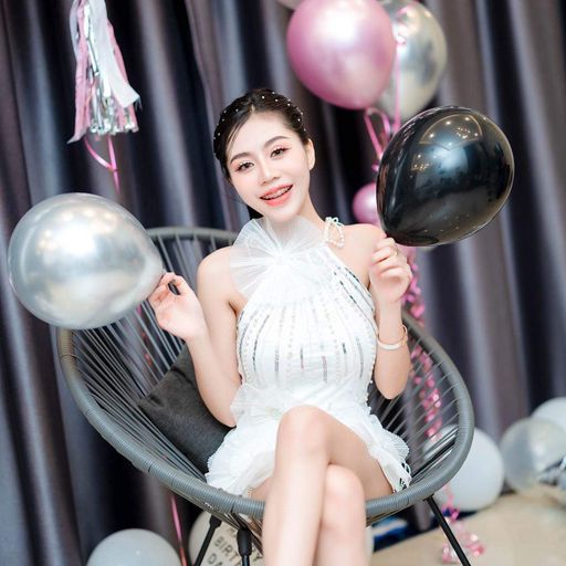 พลอยใส่ เด๊กเปรต อิอิ