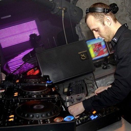 AO-AO Guestmix 005 - Nick Cambell