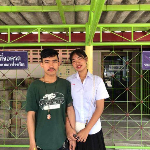 คารมเป็นต่อ รูปหล่อเป็นรอง