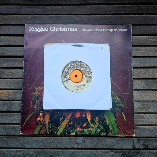 Angus Taylor - Musical Connections - Cyndicut Radio - Christmas Quiz and Vinyl Show