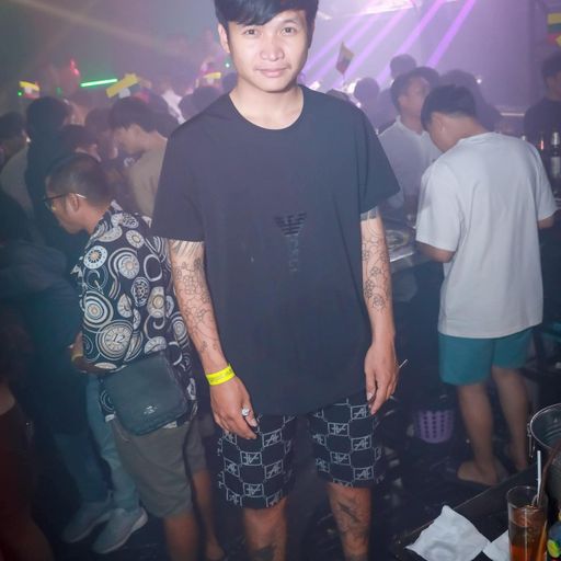 เตะบอลอาจจะปวดขา เอาเบอร์ห้องมาพี่จะพาไปปวดเอว Byเสี่ยทีน <แจกว๊าปคอมเม้นเลย>