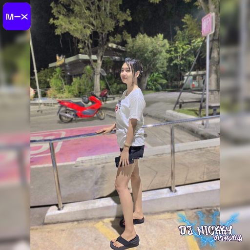 ถึงหุ่นจะไม่ผอมเเต่ถ้าได้หอมระวังจะติดใจ byคุณญ่า