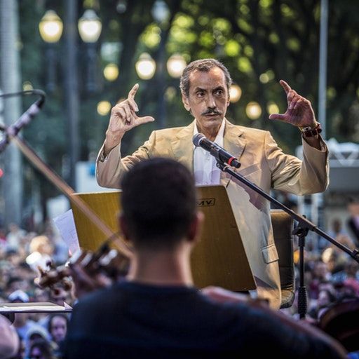 On the Floor – Arthur Verocai at Praça da Sé