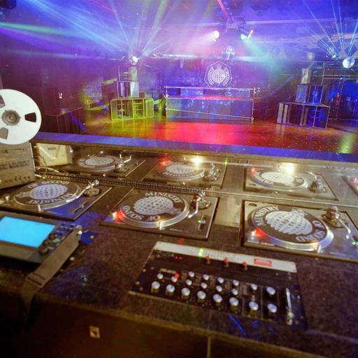 RADIOACTIVO DJ 12 BY CARLOS VILLANUEVA