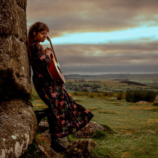 Queer folk radio w/ Sophie Crawford & Special Guest Anna Anise 22/09/25 - [Voices Radio]