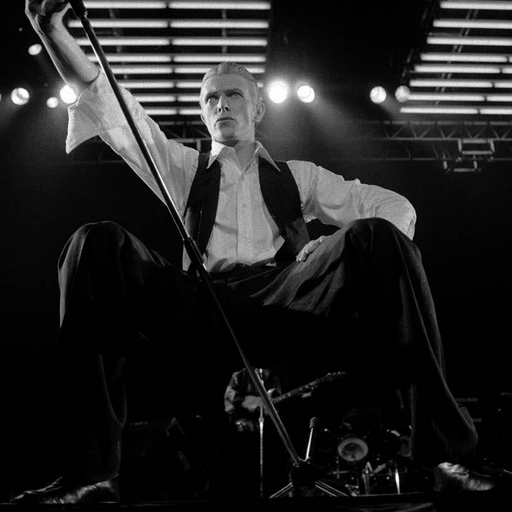 Bowie at Wembley Empire Pool, London 8 May 1976