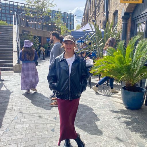 Moments on the Floor with Zeynep Erbay - 18/04/25 [Voices Radio]