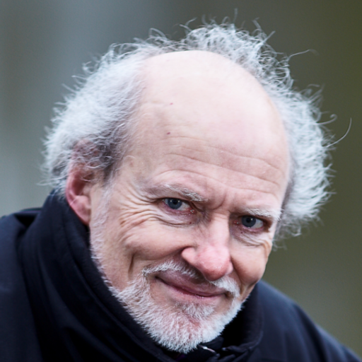 Hypnotisør John Erik Madsen .