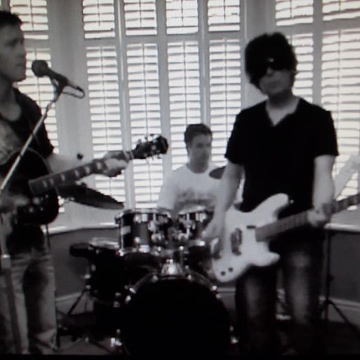 A Bit of Everything with music and chat from The Streetswimmers. 30/5/13