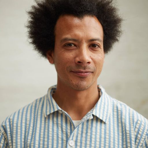 ESA PRESENTS // 19-05-21