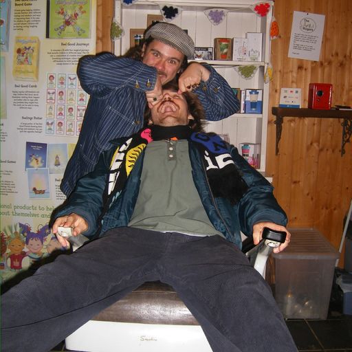 Fraise presents Eclectic Blends w/ Harrison Guyett & Maxibon - 11/04/25 [Voices Radio]