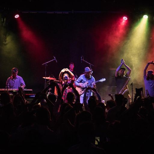 Active Live: Molly and the Chromatics 10-05-19