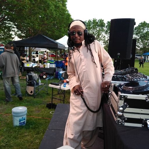 Vibes & Scribes Old School R&B/Funk Series Volume Five
