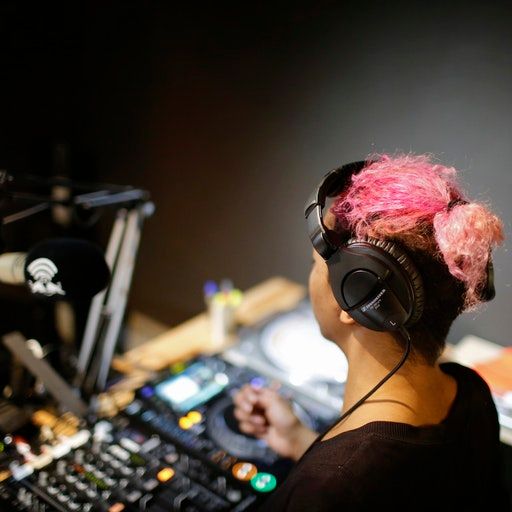 DJ Holographic presents Stardust – Evolution of the Dancefloor