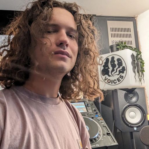 Pretend 21.12.23 - Voices Radio