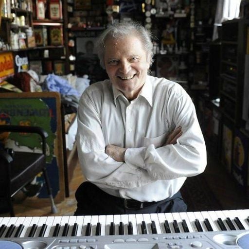 Húsvéti meglepetés Komjáthy Györggyel. Műsorvezetők: Hajcser Attila és Popovics László (2023.04.07)