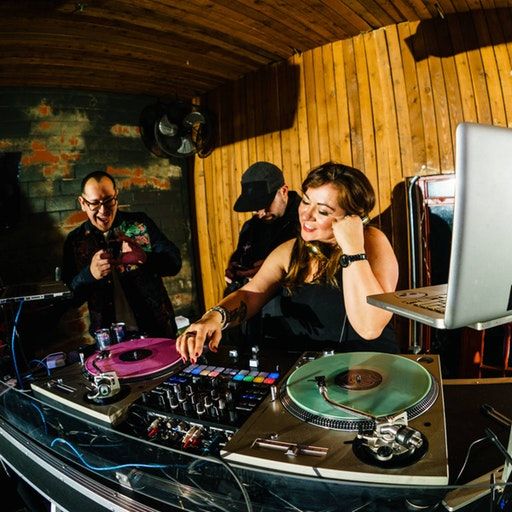 On the Floor – Bombón at Prophet Bar