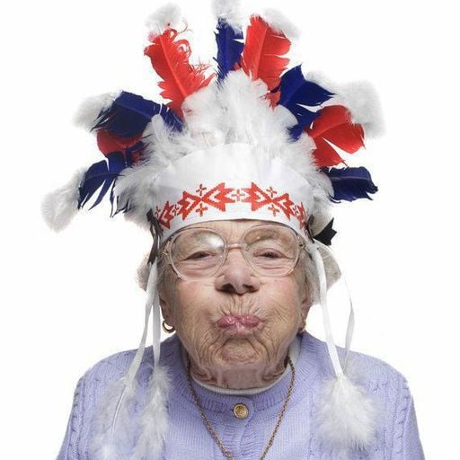 Mamie fait la danse de la pluie