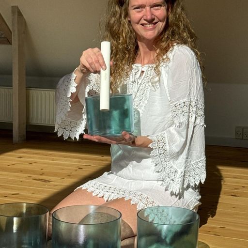 Interview om Klangmagi med Christa Waldorff lydterapeut og artist .
