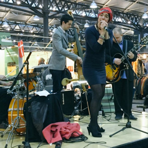 Lia Ikkos live from Old Spitalfields Market