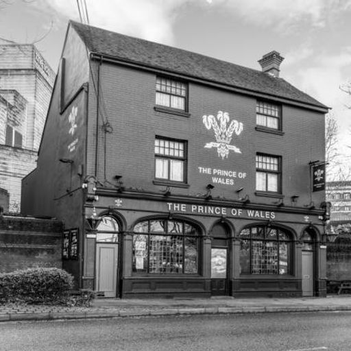 Lisa Travers and the new Prince of Wales Pub, with Robin Valk (01/12/2018)