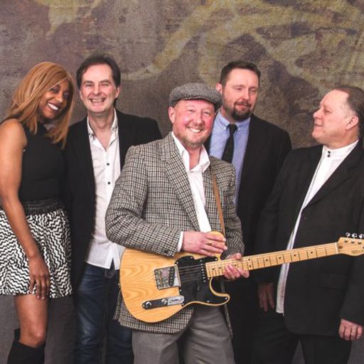 A Bit of Everything talks to Paul, Jocelyn and Rick of Dr Truth. 17/1/13