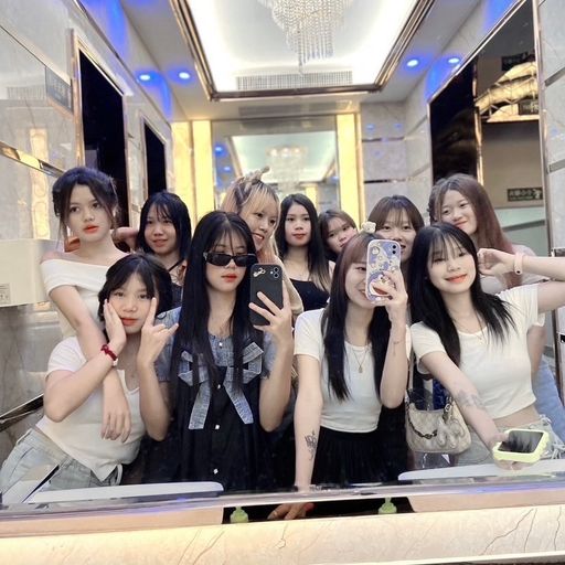 ร้าน หมอก ก๋อน ktv 888 สาวสวย น่ารักอย่าลืมมาเที่ยวกันด้วยนะครับ
