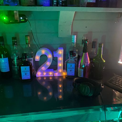 Trevor Saunders Live! @Bar21