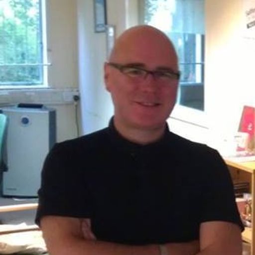 A Bit of Everything in conversation with musician Diz McMullen. 8/8/13