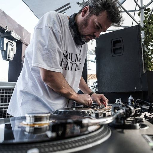 On the Floor – Volcov at RBMA Weekender Dubai